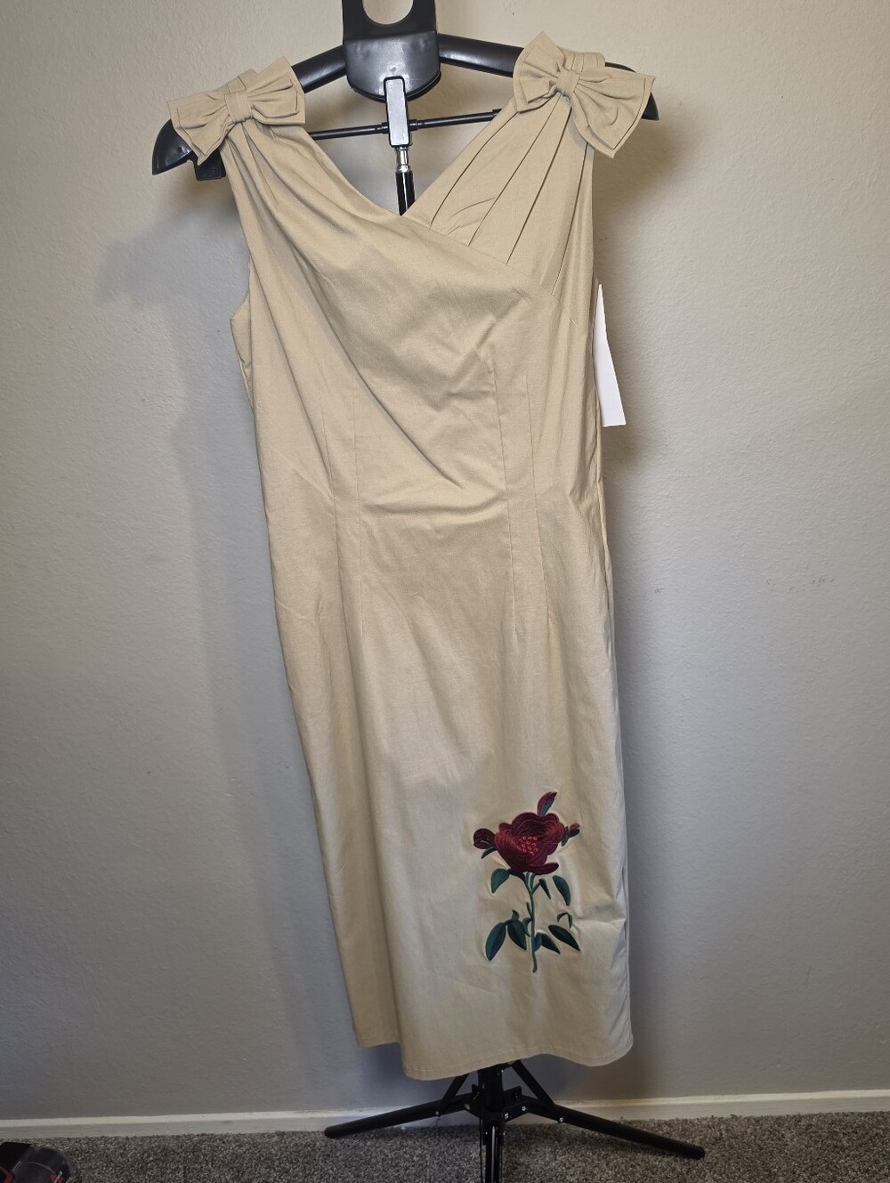 Tatyana NWT Beige Rose Embroidered Vintage-Style Midi Dress Lrg